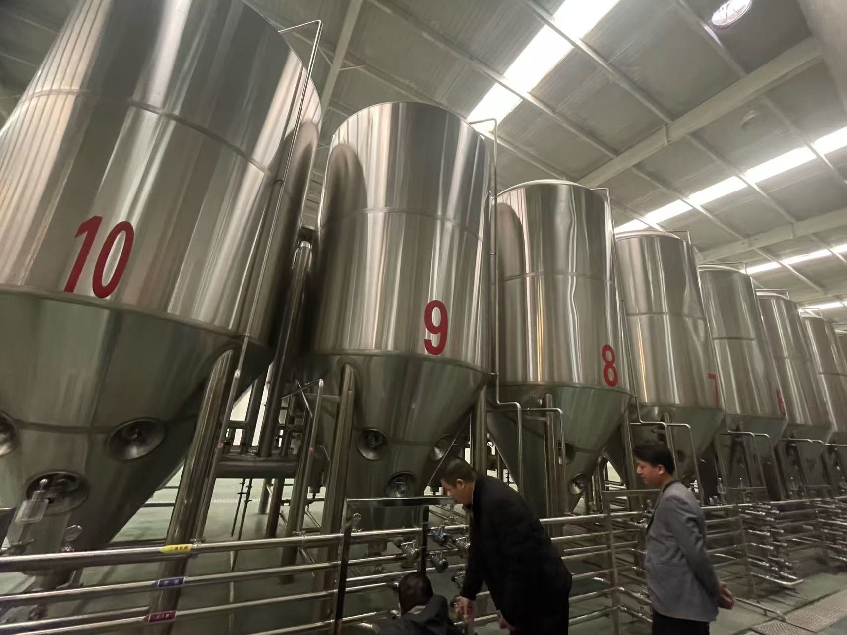 鹿城精酿啤酒设备厂—平面布置、设备设计、制造、调试、培训等一条龙服务